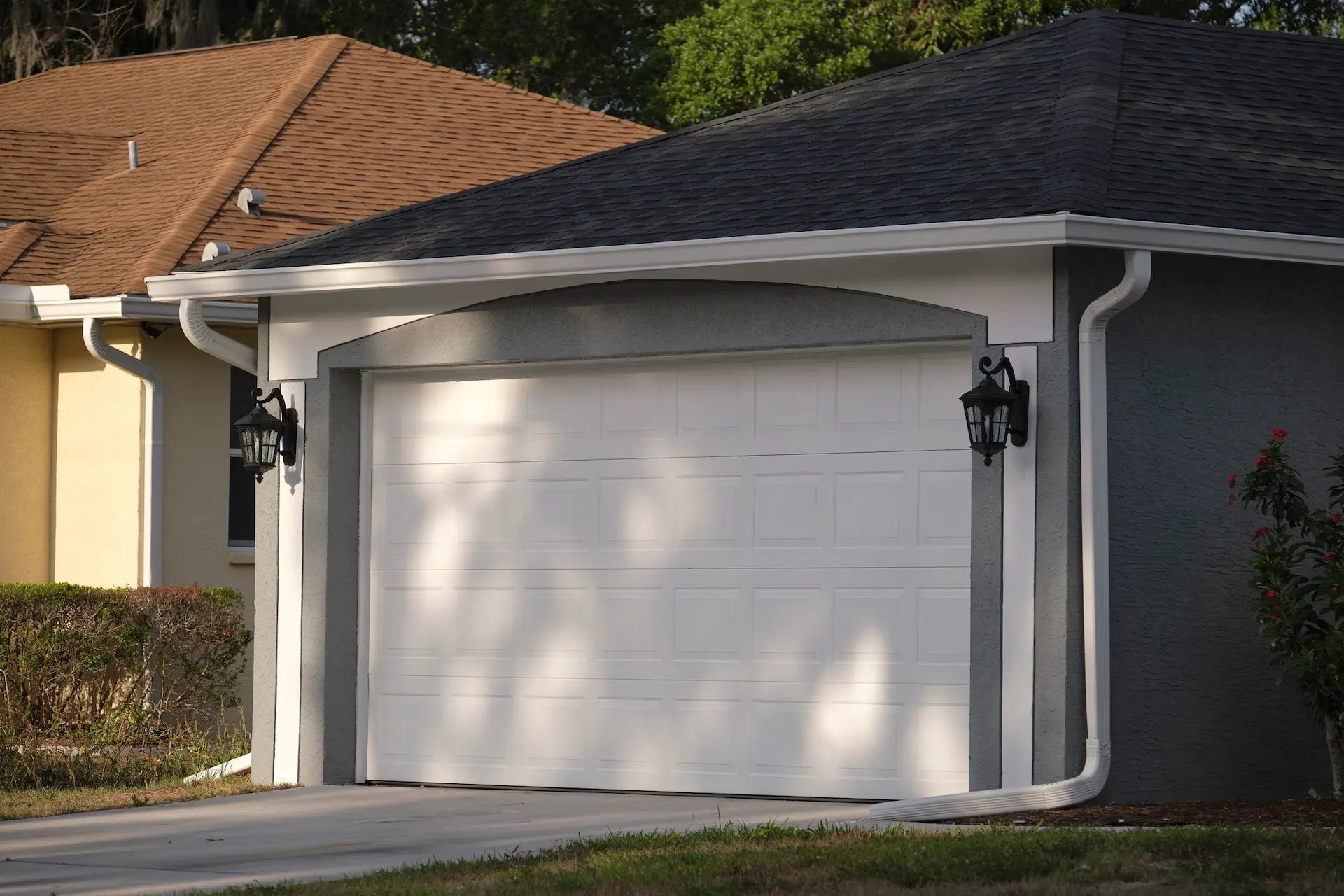 Spilsbury Garage Doors providing residential garage door service near Hesperia California